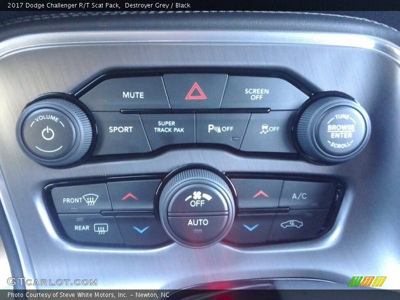 Controls of 2017 Challenger R/T Scat Pack