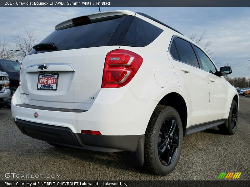 Summit White / Jet Black 2017 Chevrolet Equinox LT AWD