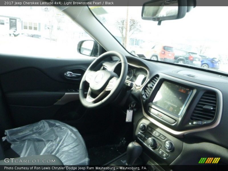 Light Brownstone Pearl / Black 2017 Jeep Cherokee Latitude 4x4