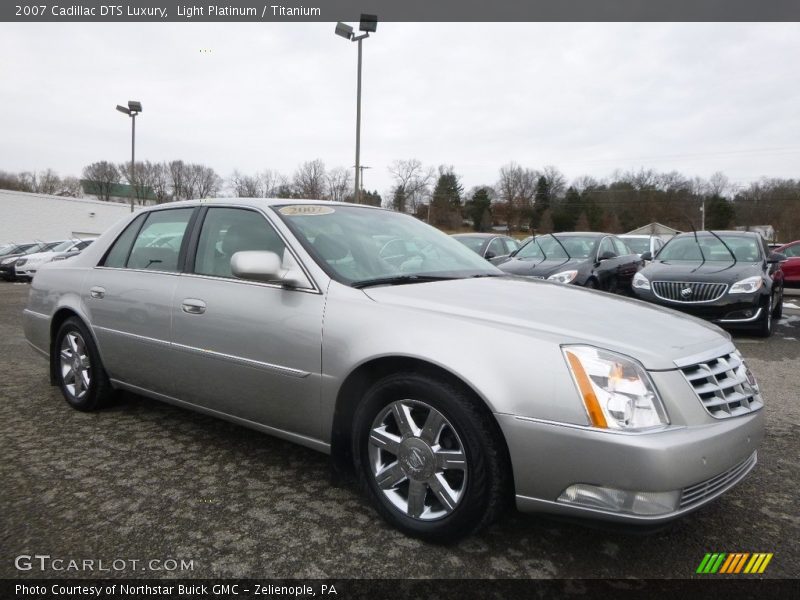 Light Platinum / Titanium 2007 Cadillac DTS Luxury