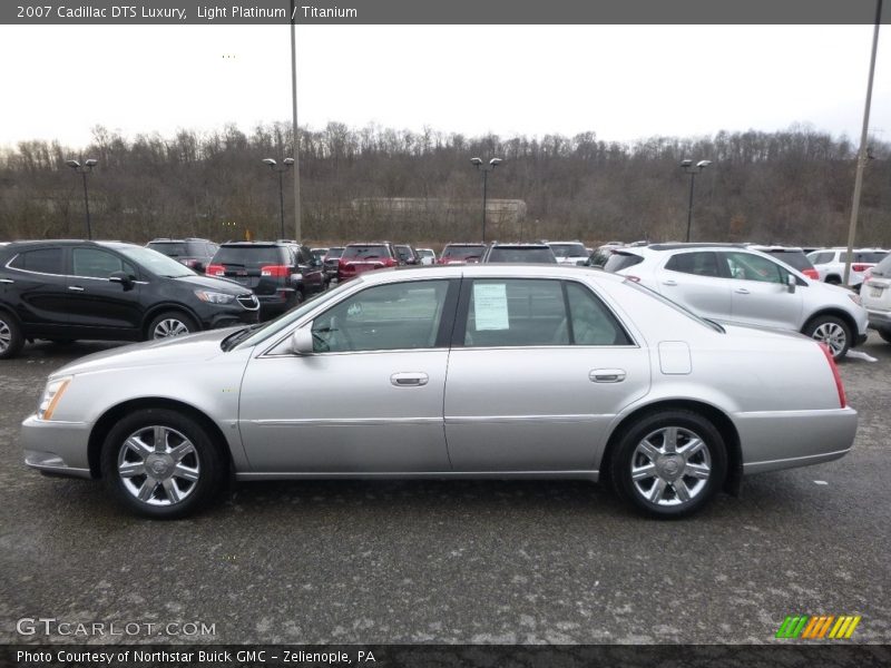 Light Platinum / Titanium 2007 Cadillac DTS Luxury
