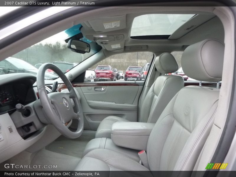 Light Platinum / Titanium 2007 Cadillac DTS Luxury