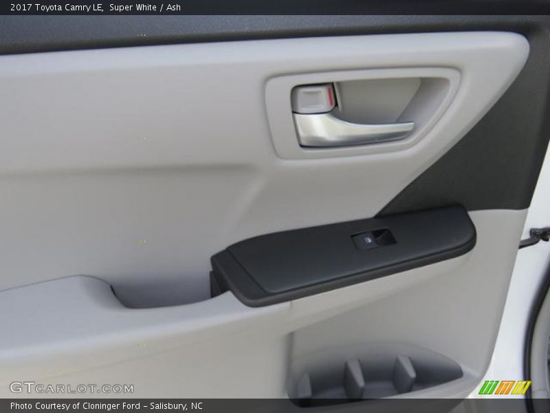 Super White / Ash 2017 Toyota Camry LE