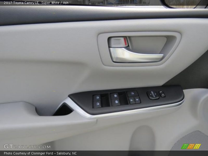 Super White / Ash 2017 Toyota Camry LE