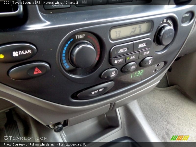 Controls of 2004 Sequoia SR5