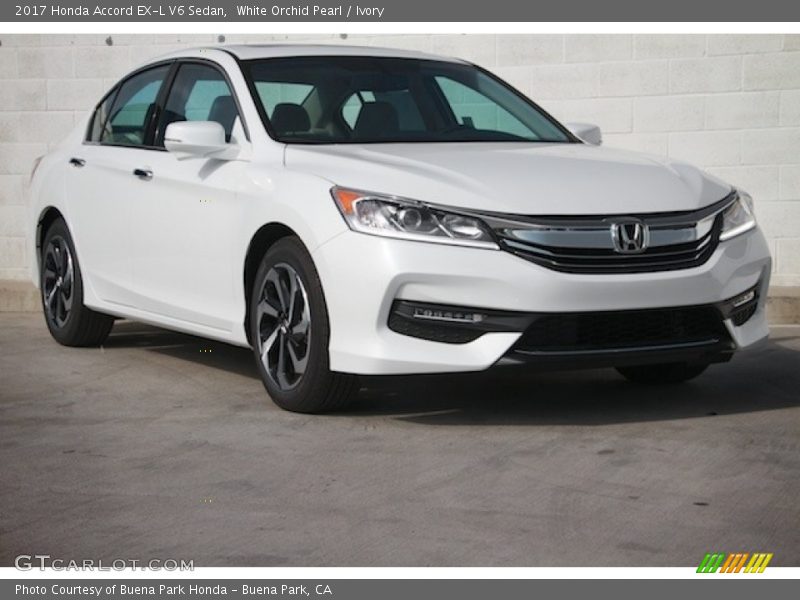 Front 3/4 View of 2017 Accord EX-L V6 Sedan