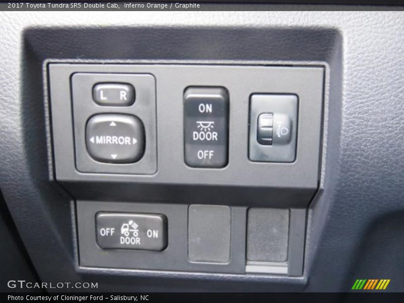Controls of 2017 Tundra SR5 Double Cab