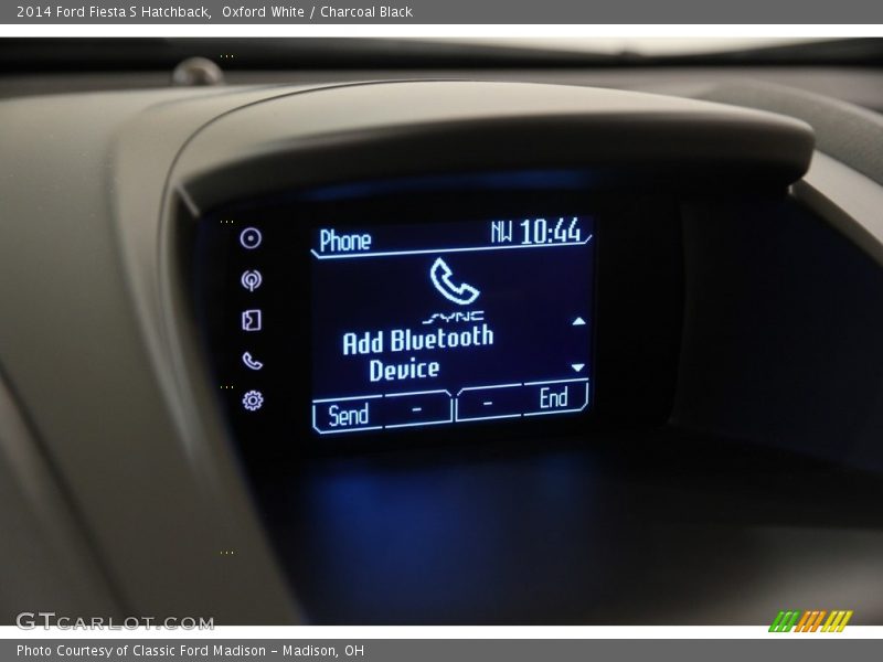 Oxford White / Charcoal Black 2014 Ford Fiesta S Hatchback