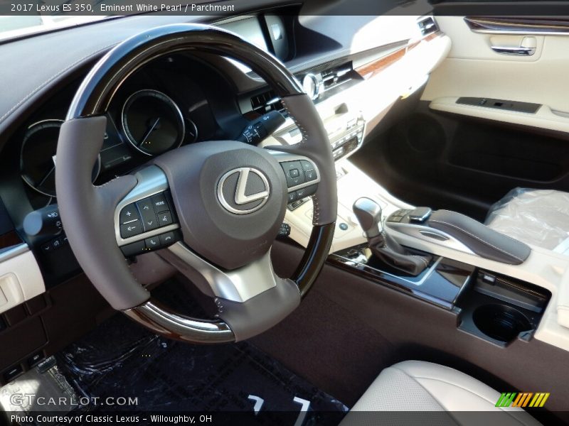 Eminent White Pearl / Parchment 2017 Lexus ES 350