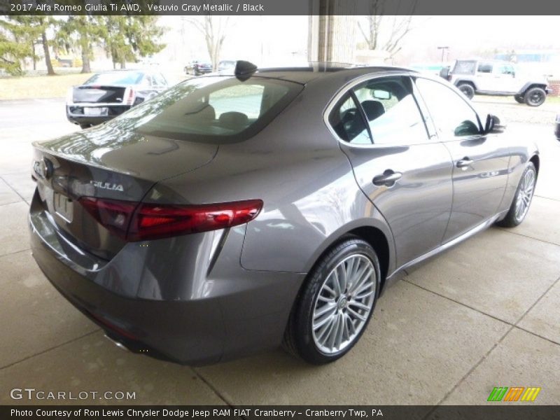 Vesuvio Gray Metallic / Black 2017 Alfa Romeo Giulia Ti AWD