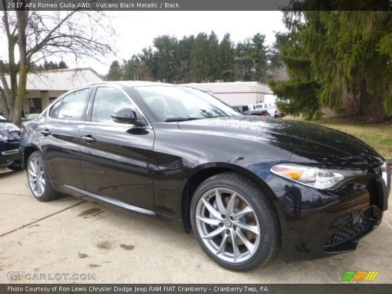 Front 3/4 View of 2017 Giulia AWD