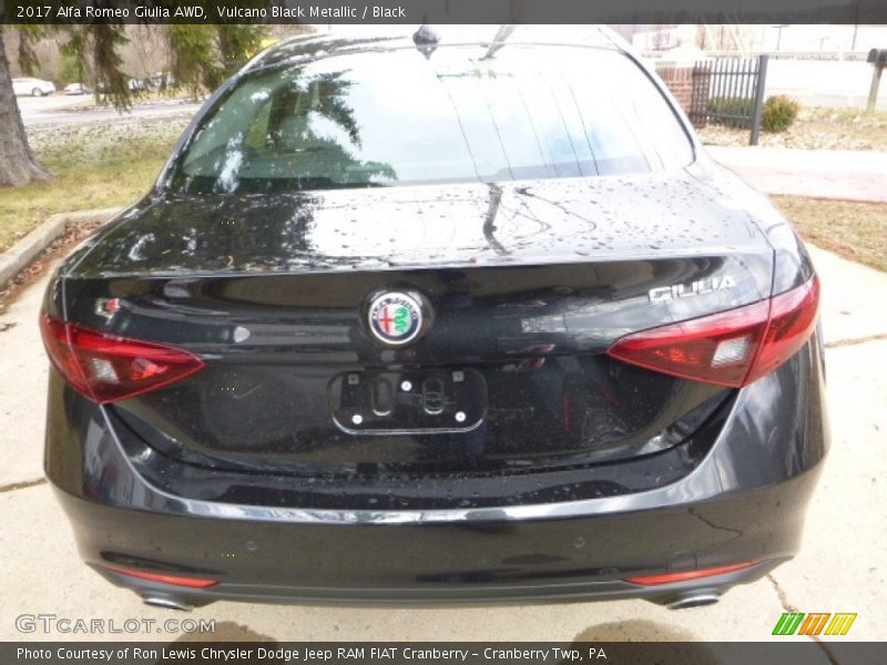 Vulcano Black Metallic / Black 2017 Alfa Romeo Giulia AWD