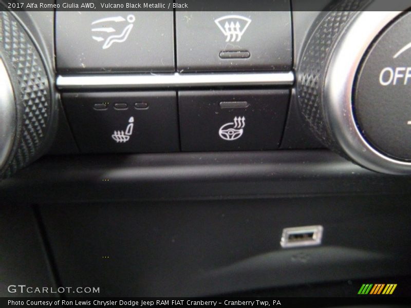 Controls of 2017 Giulia AWD