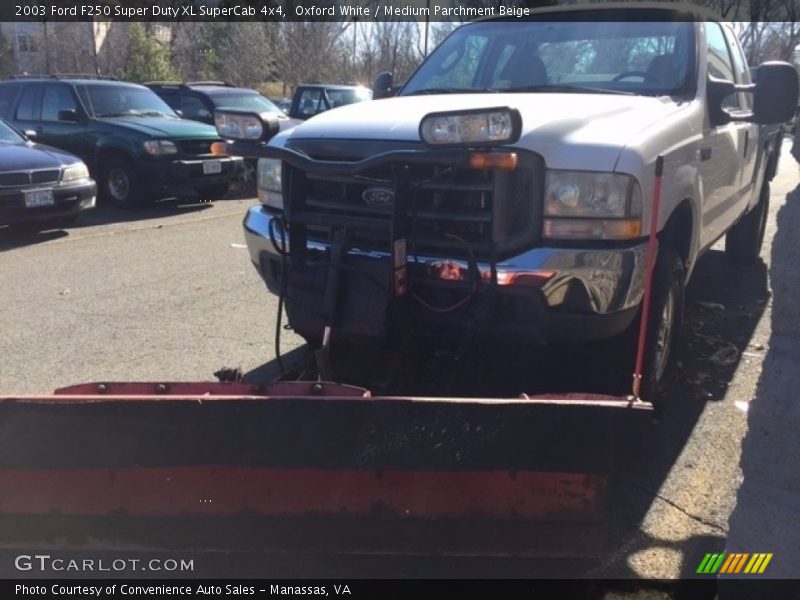 Oxford White / Medium Parchment Beige 2003 Ford F250 Super Duty XL SuperCab 4x4