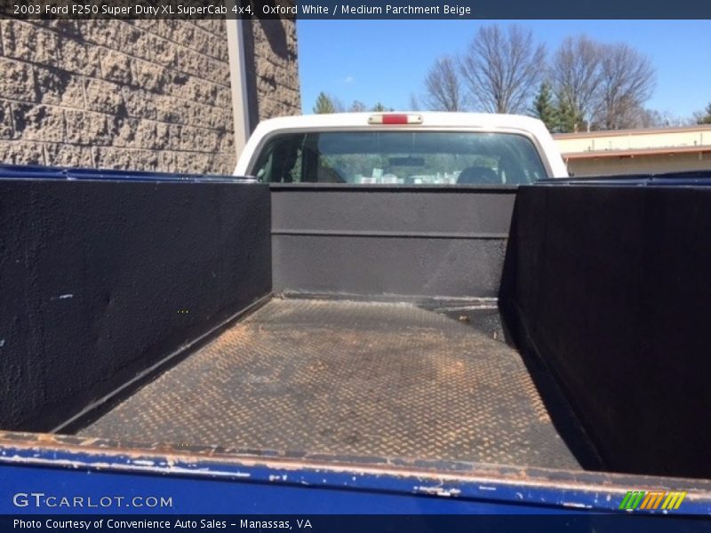 Oxford White / Medium Parchment Beige 2003 Ford F250 Super Duty XL SuperCab 4x4
