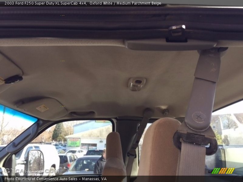 Oxford White / Medium Parchment Beige 2003 Ford F250 Super Duty XL SuperCab 4x4