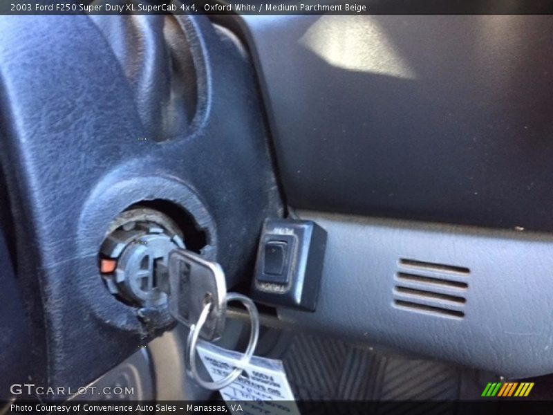 Oxford White / Medium Parchment Beige 2003 Ford F250 Super Duty XL SuperCab 4x4