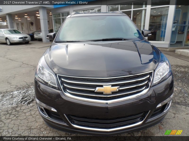Tungsten Metallic / Ebony 2017 Chevrolet Traverse LT AWD