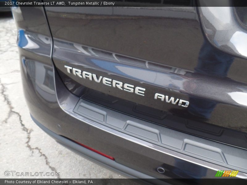 Tungsten Metallic / Ebony 2017 Chevrolet Traverse LT AWD