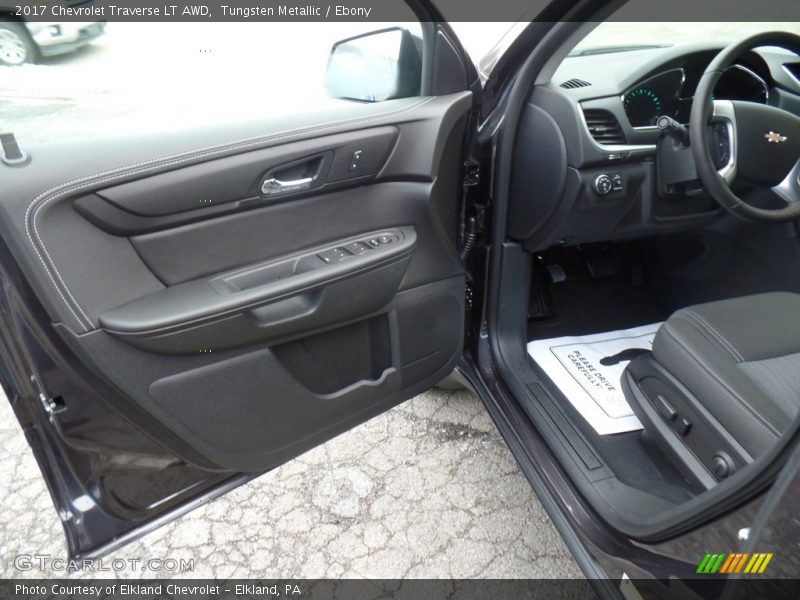 Tungsten Metallic / Ebony 2017 Chevrolet Traverse LT AWD