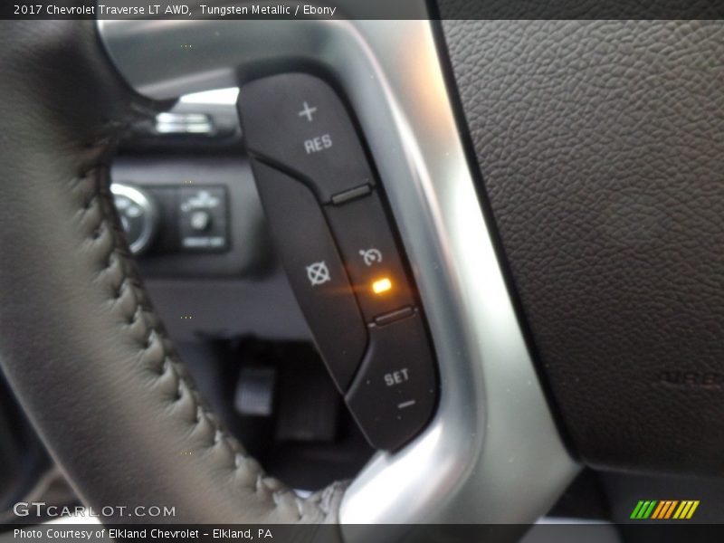 Tungsten Metallic / Ebony 2017 Chevrolet Traverse LT AWD