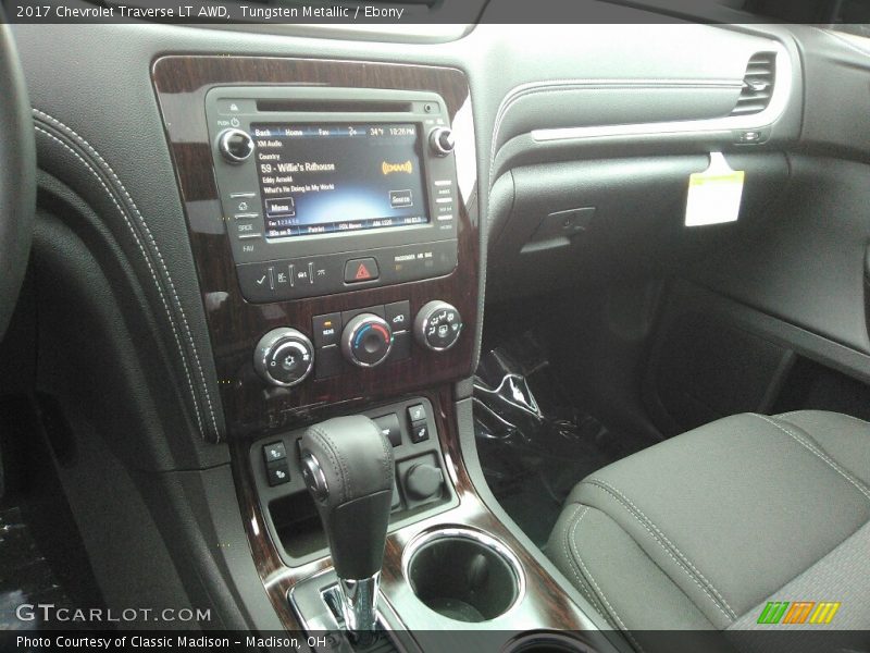 Tungsten Metallic / Ebony 2017 Chevrolet Traverse LT AWD