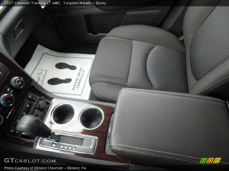 Tungsten Metallic / Ebony 2017 Chevrolet Traverse LT AWD