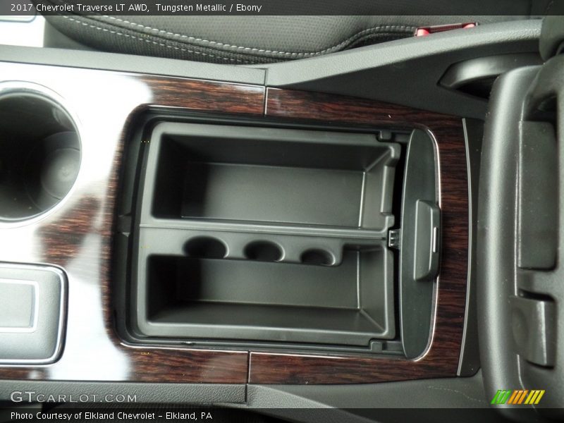 Tungsten Metallic / Ebony 2017 Chevrolet Traverse LT AWD
