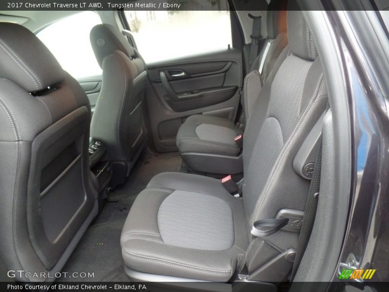 Tungsten Metallic / Ebony 2017 Chevrolet Traverse LT AWD