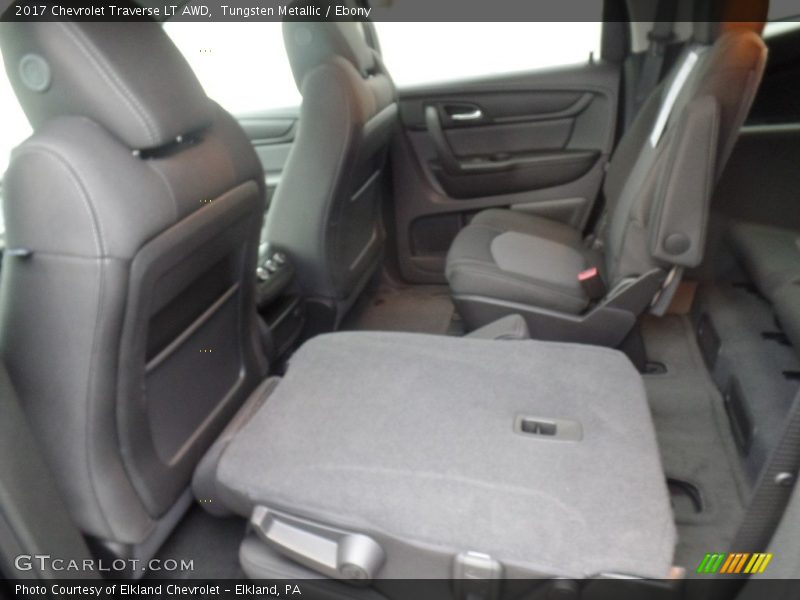 Tungsten Metallic / Ebony 2017 Chevrolet Traverse LT AWD