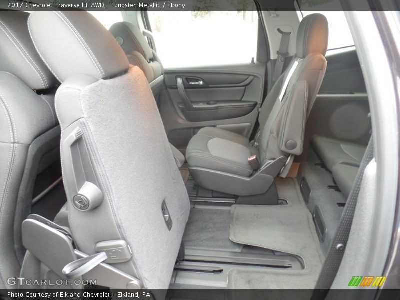 Tungsten Metallic / Ebony 2017 Chevrolet Traverse LT AWD