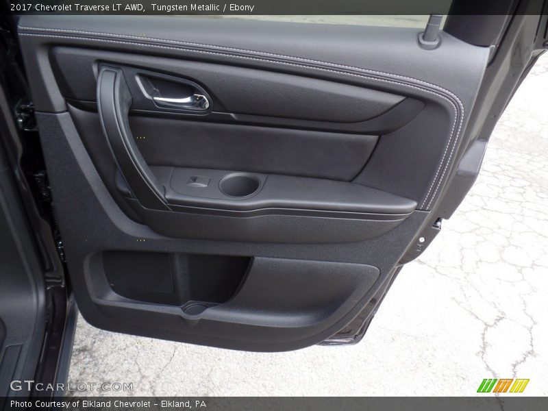 Tungsten Metallic / Ebony 2017 Chevrolet Traverse LT AWD