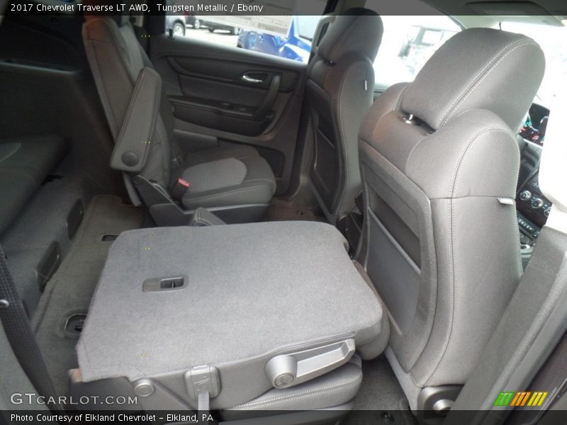 Tungsten Metallic / Ebony 2017 Chevrolet Traverse LT AWD