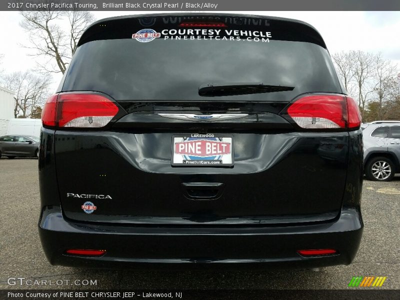 Brilliant Black Crystal Pearl / Black/Alloy 2017 Chrysler Pacifica Touring