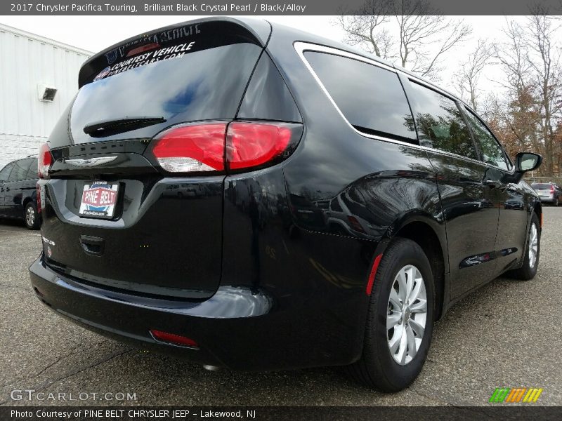 Brilliant Black Crystal Pearl / Black/Alloy 2017 Chrysler Pacifica Touring