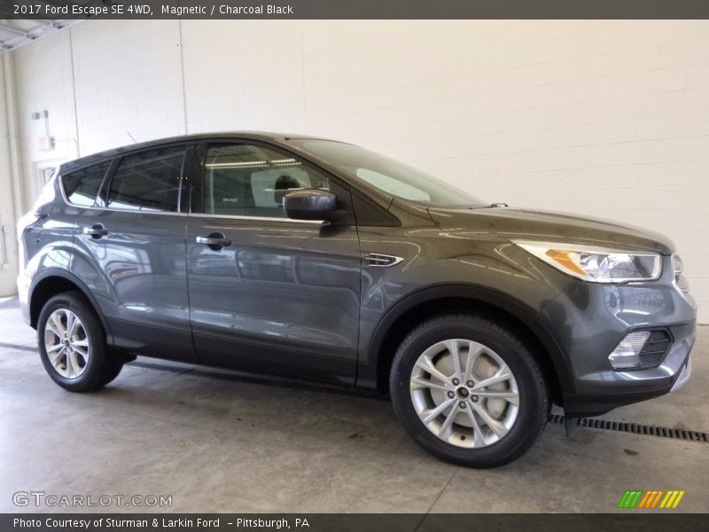 Magnetic / Charcoal Black 2017 Ford Escape SE 4WD