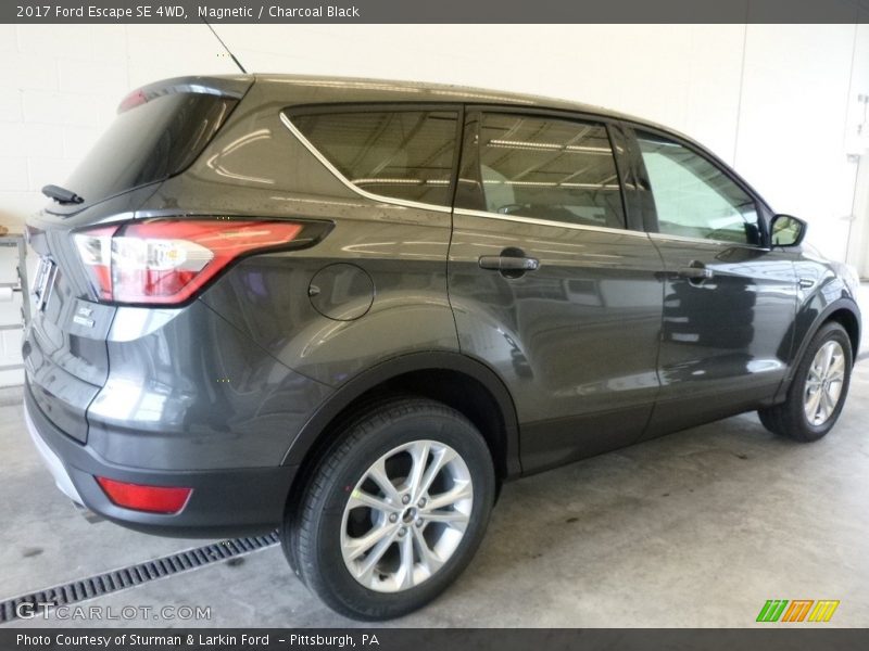 Magnetic / Charcoal Black 2017 Ford Escape SE 4WD