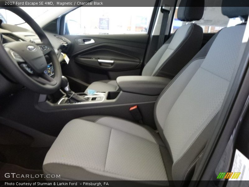 Magnetic / Charcoal Black 2017 Ford Escape SE 4WD