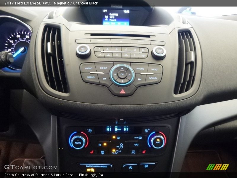 Magnetic / Charcoal Black 2017 Ford Escape SE 4WD