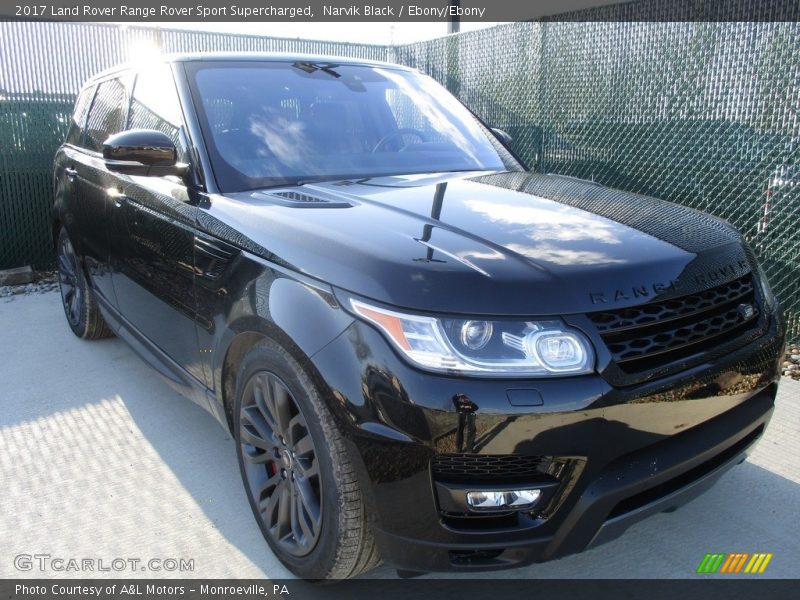 Front 3/4 View of 2017 Range Rover Sport Supercharged