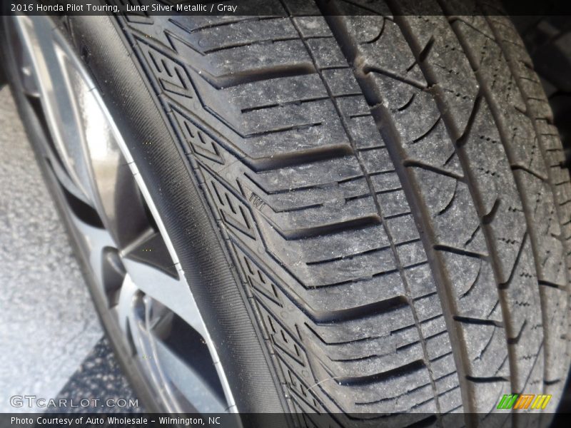 Lunar Silver Metallic / Gray 2016 Honda Pilot Touring