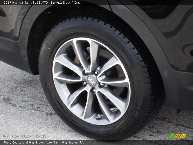 Becketts Black / Gray 2017 Hyundai Santa Fe SE AWD