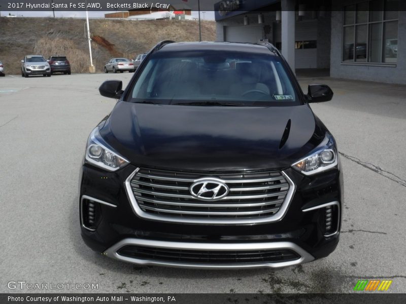 Becketts Black / Gray 2017 Hyundai Santa Fe SE AWD