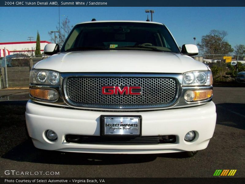 Summit White / Sandstone 2004 GMC Yukon Denali AWD