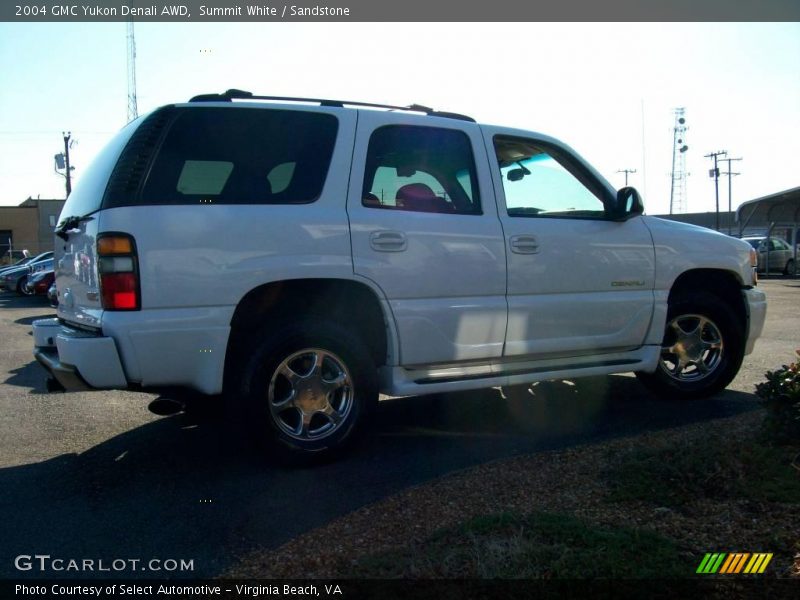 Summit White / Sandstone 2004 GMC Yukon Denali AWD