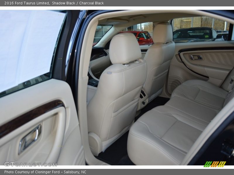 Shadow Black / Charcoal Black 2016 Ford Taurus Limited