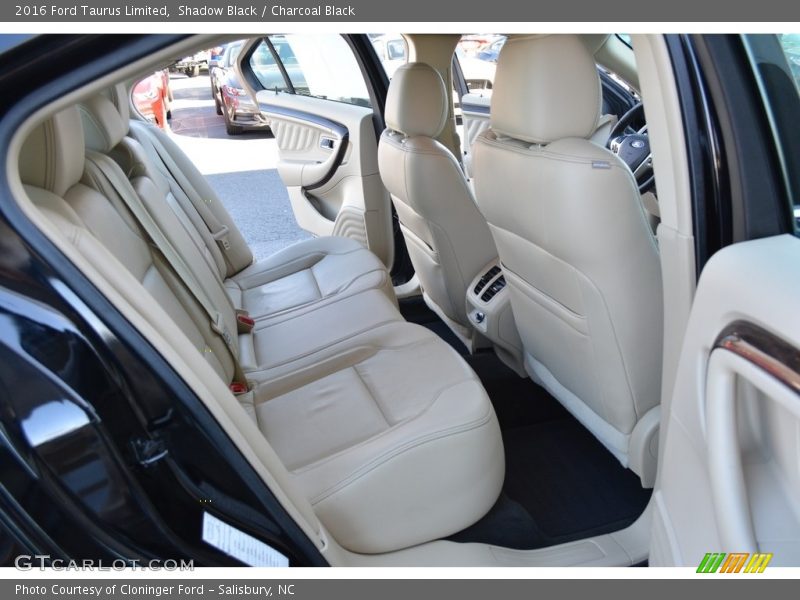 Shadow Black / Charcoal Black 2016 Ford Taurus Limited