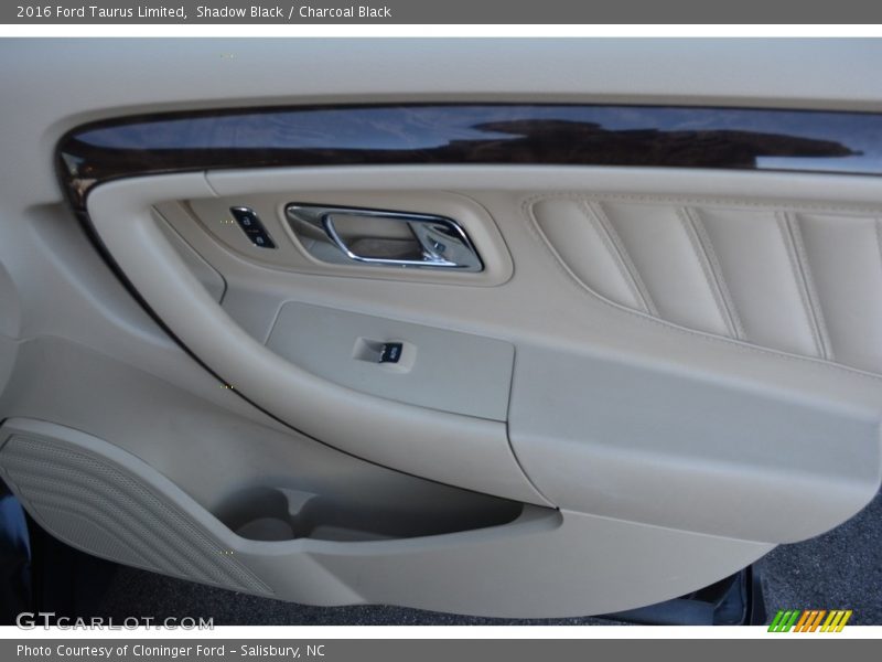 Shadow Black / Charcoal Black 2016 Ford Taurus Limited