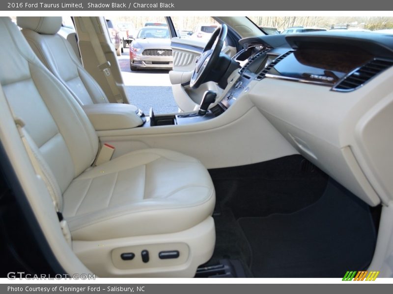 Shadow Black / Charcoal Black 2016 Ford Taurus Limited