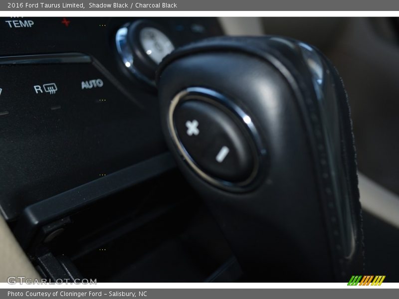 Shadow Black / Charcoal Black 2016 Ford Taurus Limited